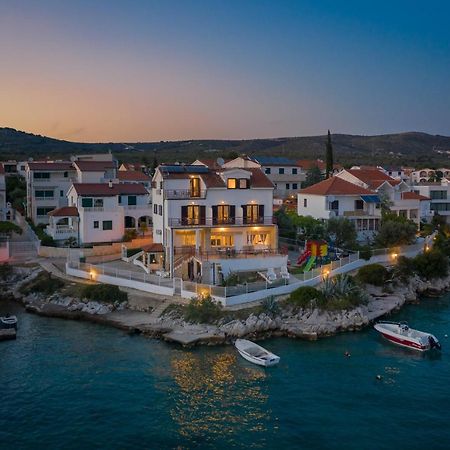 Apartments Villa Zrinka - Last Season Ever! Рогозница Экстерьер фото