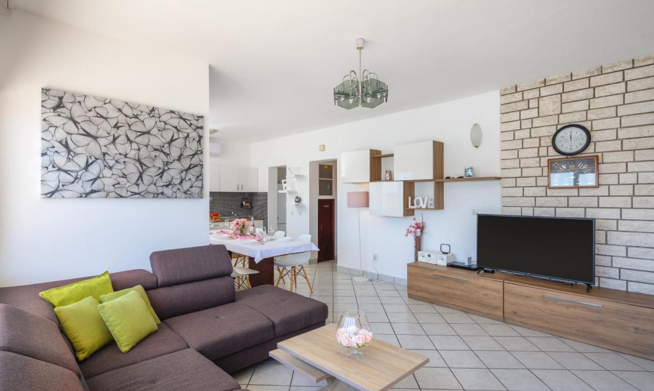 Apartments Villa Zrinka - Last Season Ever! Рогозница Экстерьер фото