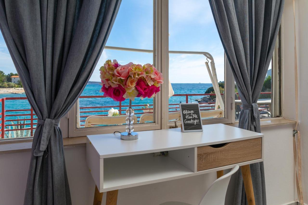 Apartments Villa Zrinka - Last Season Ever! Рогозница Экстерьер фото