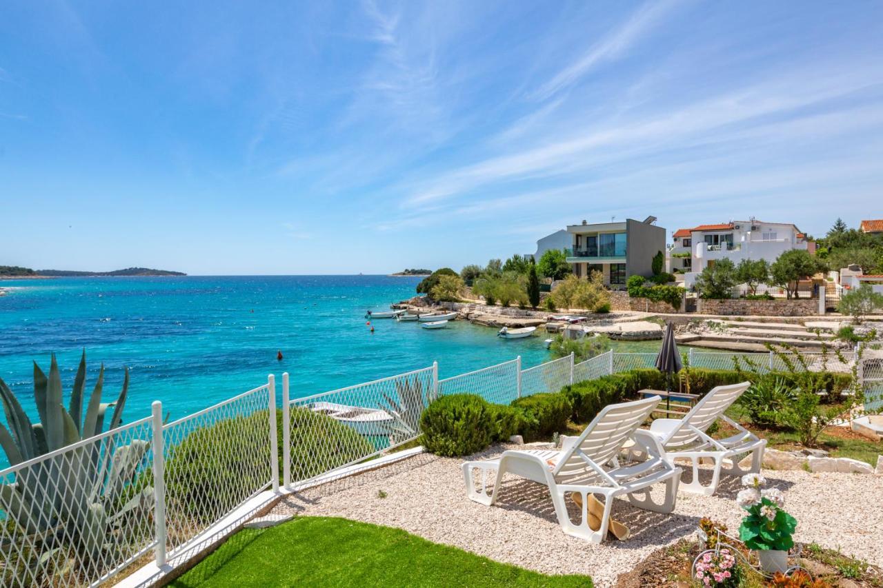 Apartments Villa Zrinka - Last Season Ever! Рогозница Экстерьер фото