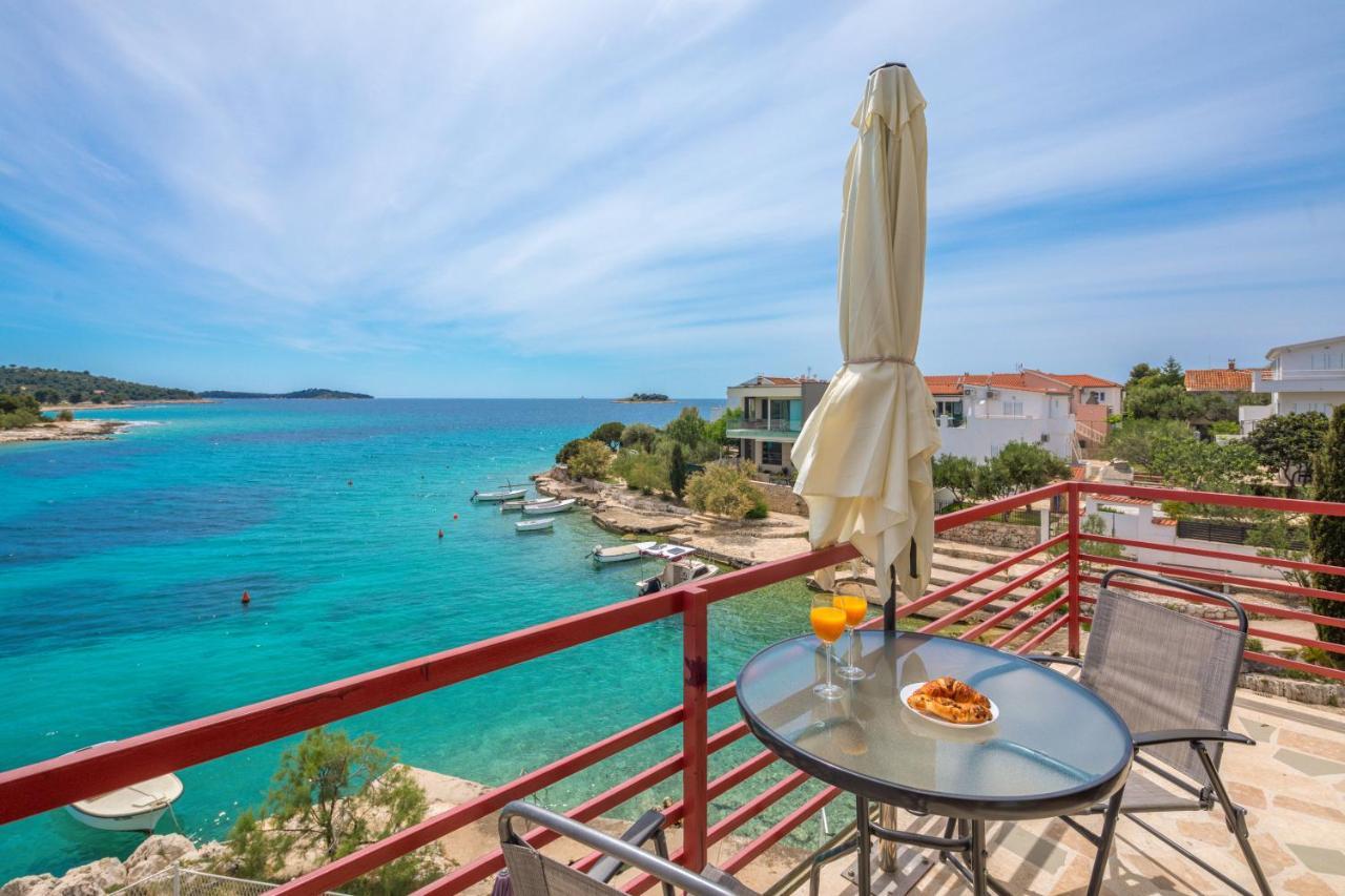 Apartments Villa Zrinka - Last Season Ever! Рогозница Экстерьер фото