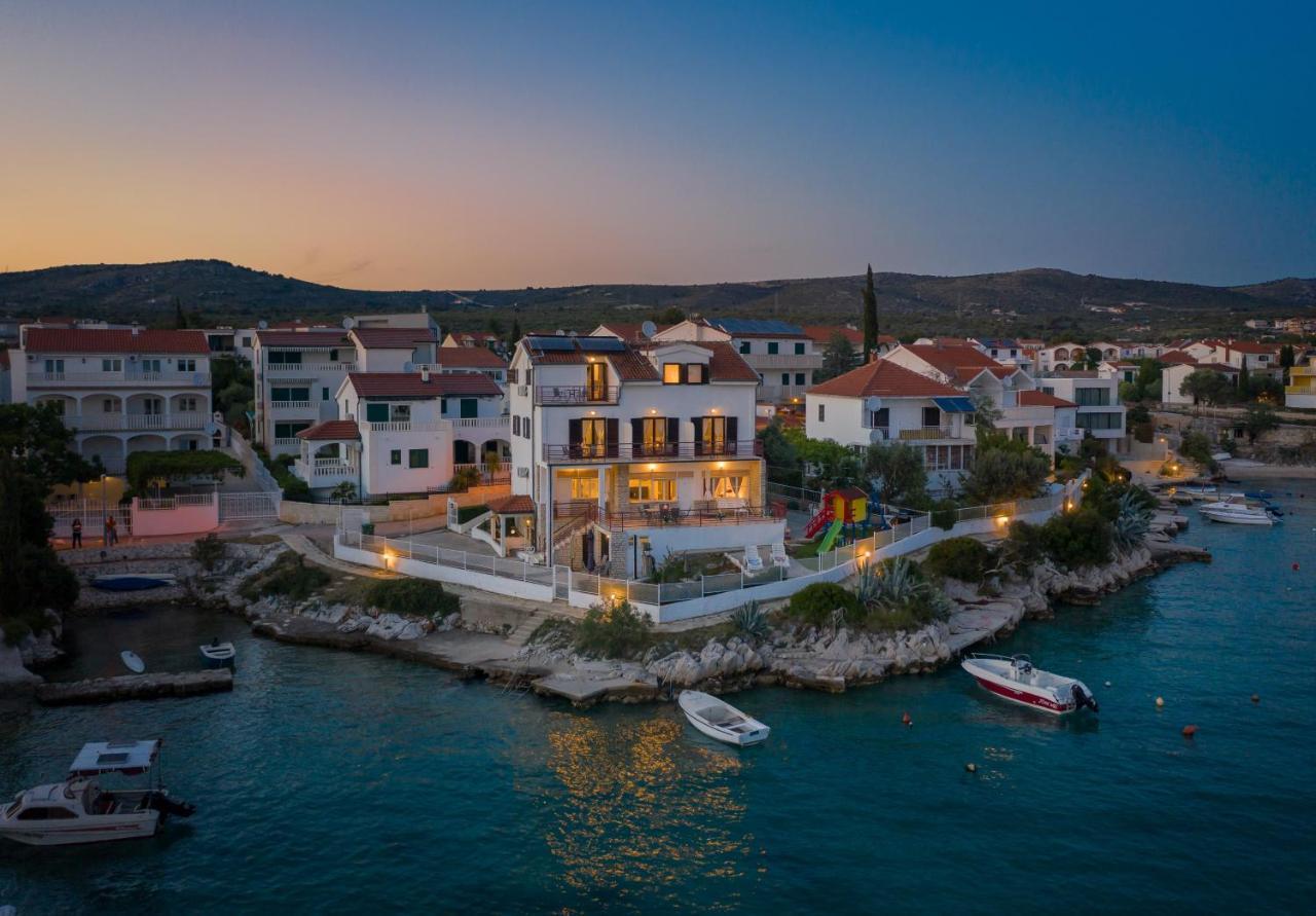 Apartments Villa Zrinka - Last Season Ever! Рогозница Экстерьер фото